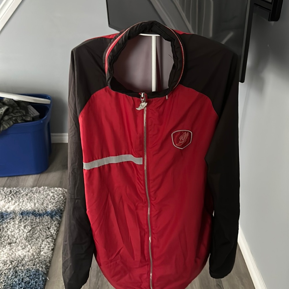 Saucony running jacket size Large